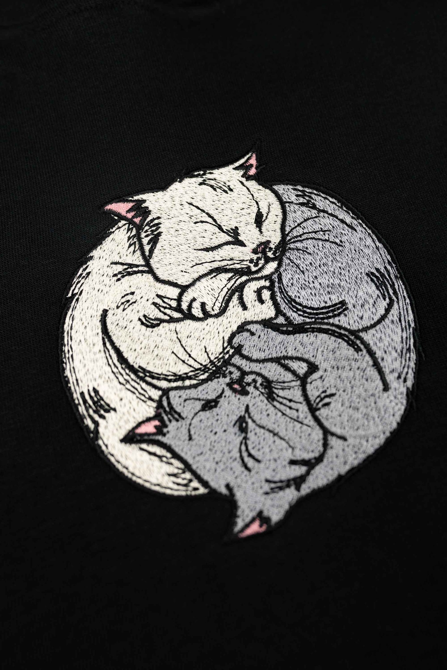 Purrfect balance | Hanorac