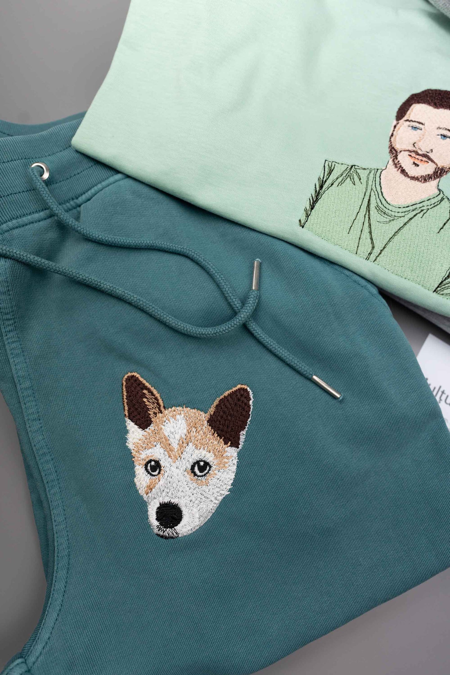 Pantaloni personalizati cu animalul de companie
