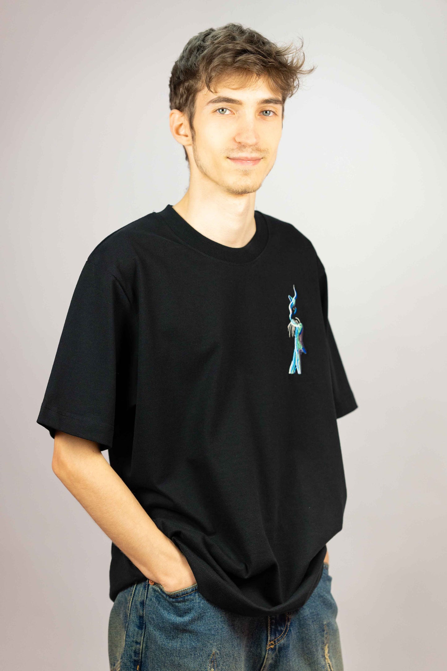 Sustainable organic cotton T-shirt with charming Kitty Kat artwork.