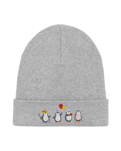 Căciulă gri din tricot cu manșetă întoarsă, brodată cu patru pinguini și un balon roșu-galben pe partea frontală, un accesoriu drăguț și jucăuș pentru un stil casual.