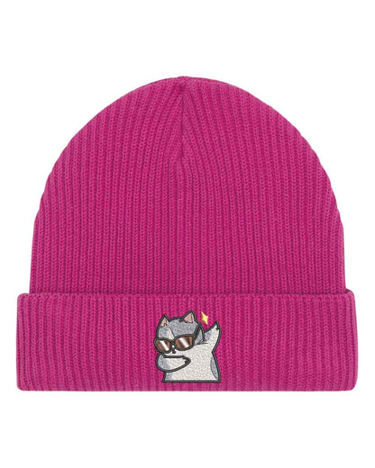 Căciulă roz din tricot reiat cu manșetă întoarsă, brodată cu o pisică simpatică purtând ochelari de soare pe partea frontală, un accesoriu amuzant și stilat pentru iubitorii de feline.