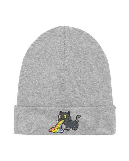 Căciulă gri din tricot reiat, brodată cu o pisică neagră care vomita un curcubeu pe partea frontală, un accesoriu amuzant și colorat pentru un stil casual.
