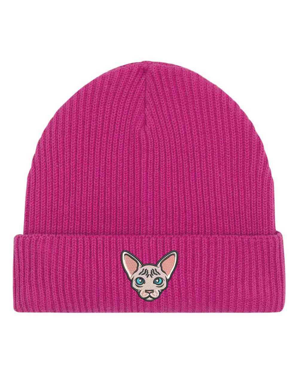 Căciulă roz din tricot reiat cu manșetă brodată, decorată cu un patch mic în formă de față de pisică, un accesoriu adorabil pentru iubitorii de feline.