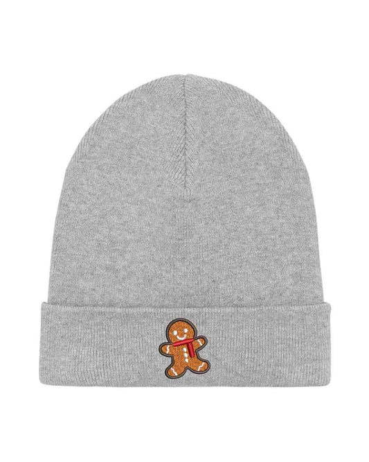 Căciulă gri din tricot cu manșetă întoarsă, brodată cu un omuleț de turtă dulce pe partea frontală, un accesoriu drăguț și festiv pentru sezonul rece.