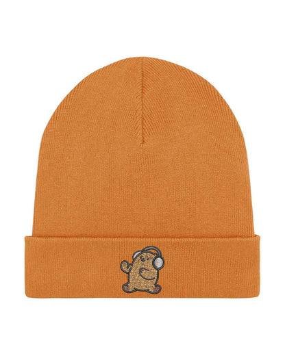 Căciulă portocalie din tricot cu manșetă întoarsă, brodată cu un ursuleț simpatic purtând căști pe partea frontală, un accesoriu drăguț și modern pentru un stil casual.