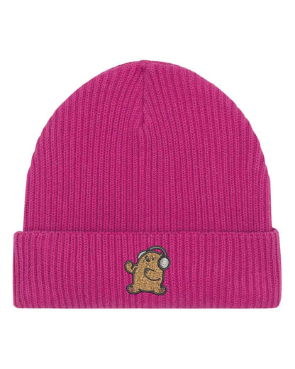 Căciulă roz din tricot cu manșetă întoarsă, brodată cu un ursuleț simpatic purtând căști pe partea frontală, un accesoriu drăguț și modern pentru un stil casual.